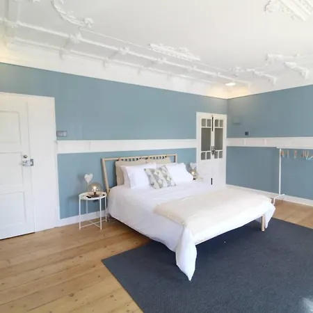 Сasa de vacaciones Lovely Bedroom With Patio In Lisboa