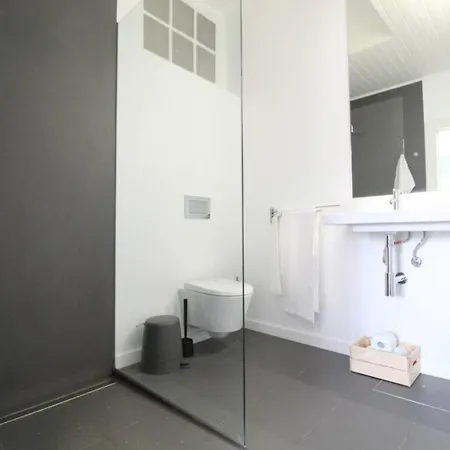 בית נופש Lovely Bedroom With Patio In